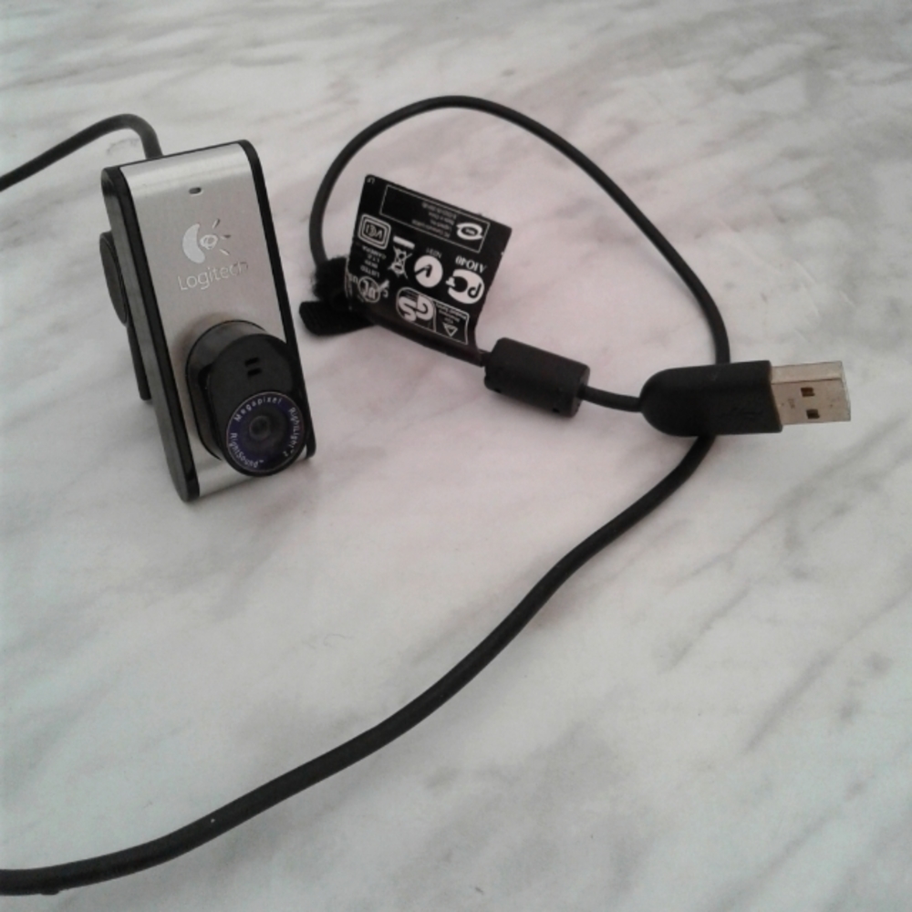 Logitech Right Light USB Web Cam notebook laptop pc V UAR38 camera lens clip on